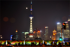 They strive to capture the moment of the water flow and the change of light They strive to capture the moment of the water flow and the change of light